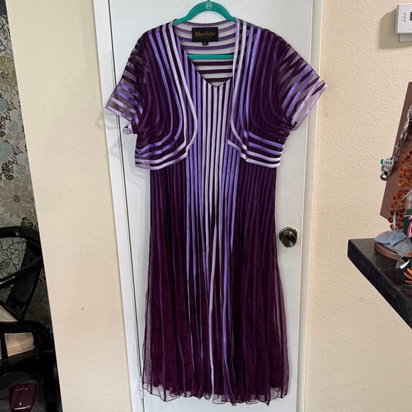 Elegant Purple Striped Midi Dress - Picture 1 of 6